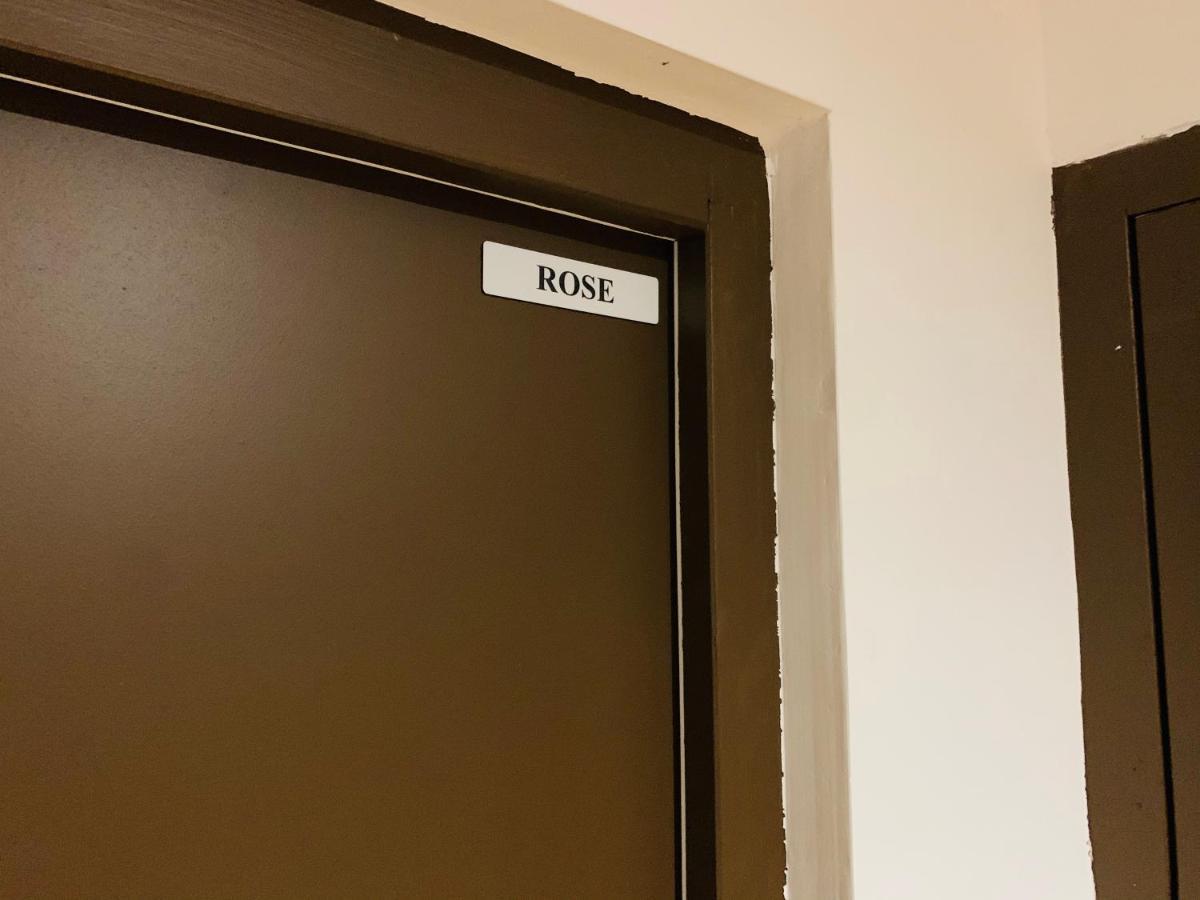 מנוסק Rose Appartement מראה חיצוני תמונה